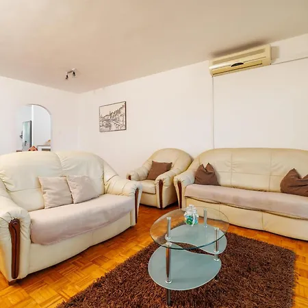 Apartment Buneta