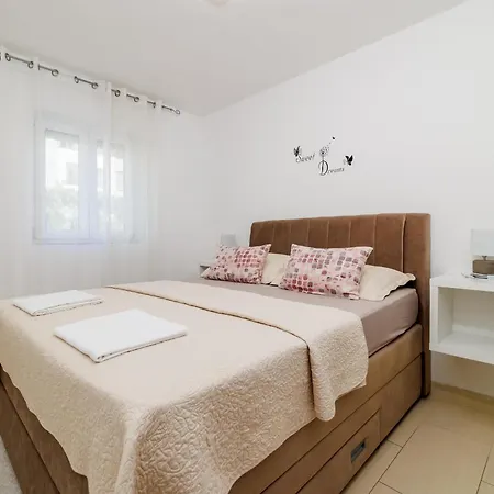 Buneta Apartment *