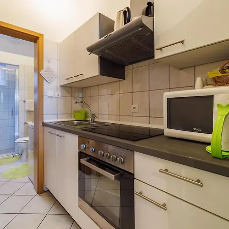 Apartment Buneta *