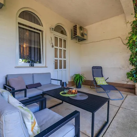 Buneta Apartment